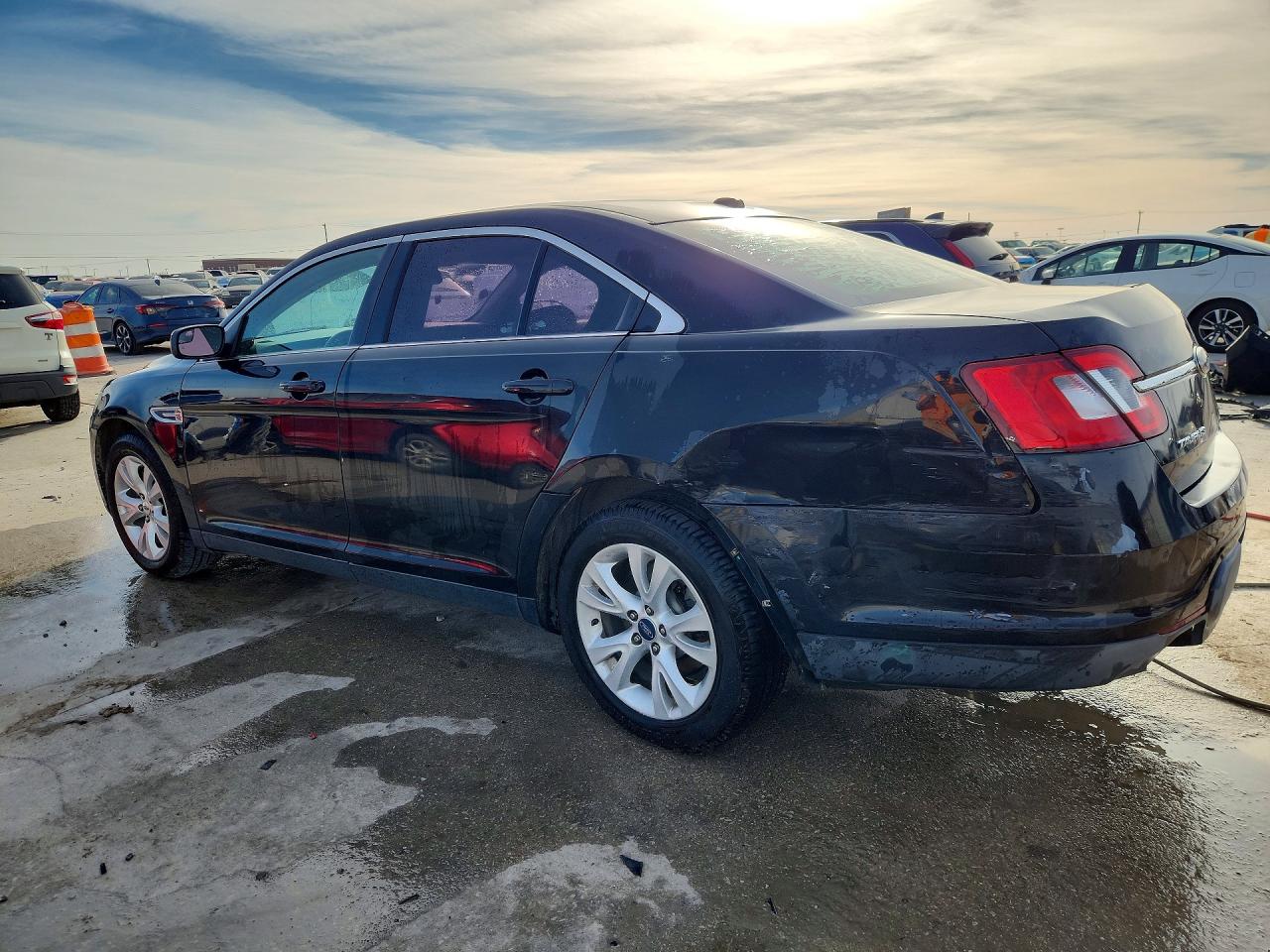 2012 FORD TAURUS SEL photo 3
