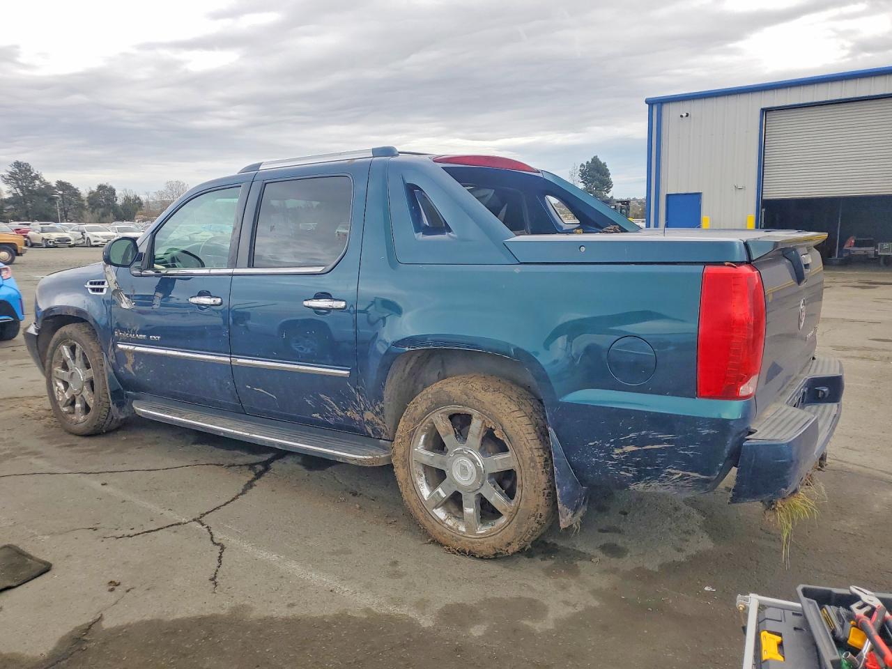 2007 CADILLAC ESCALADE EXT photo 2