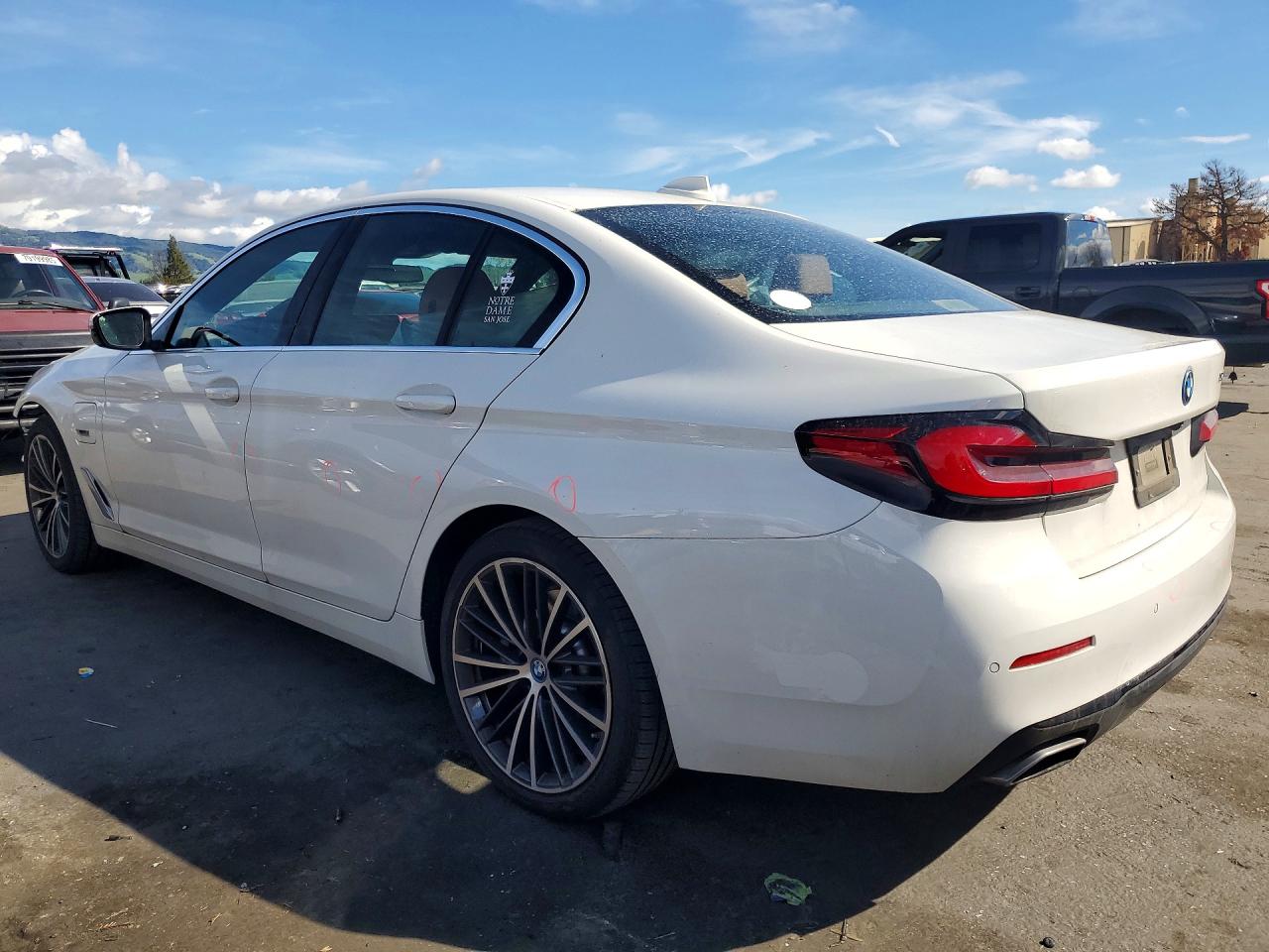 2022 BMW 530E photo 2