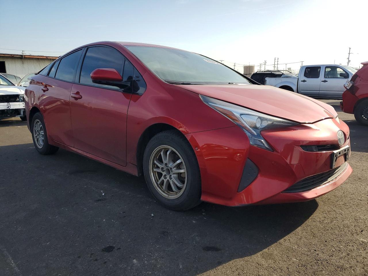 2017 TOYOTA PRIUS THREE photo 4