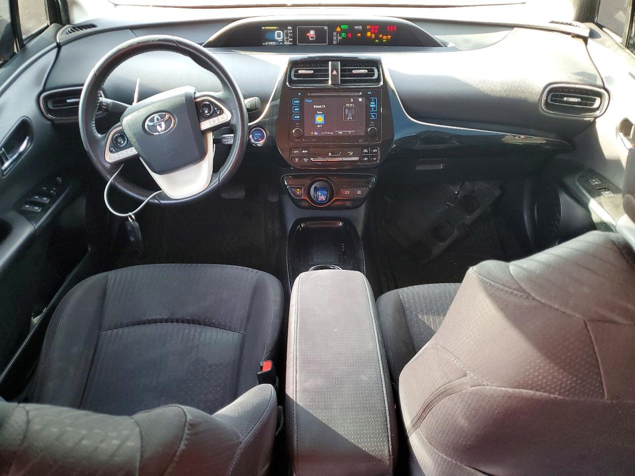 2017 TOYOTA PRIUS THREE photo 8