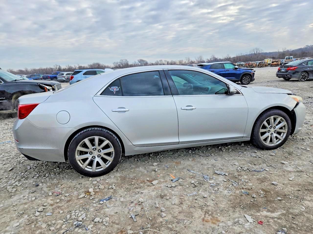 2013 CHEVROLET MALIBU photo 3