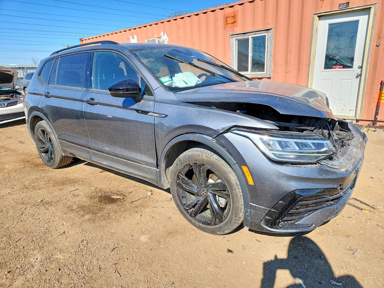 2024 VOLKSWAGEN TIGUAN SE R-LINE BLACK photo 4