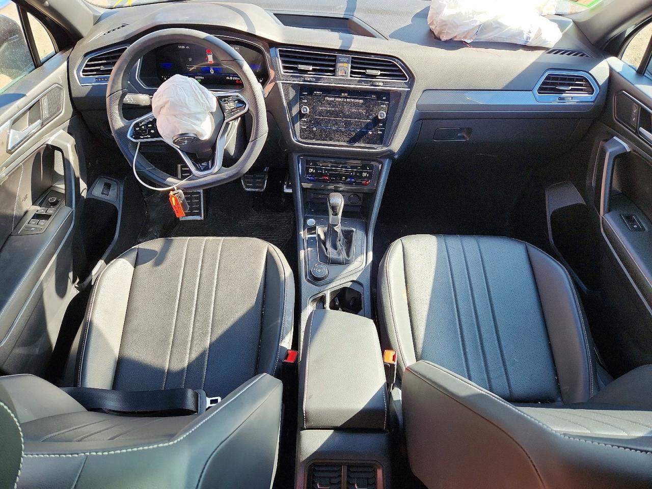 2024 VOLKSWAGEN TIGUAN SE R-LINE BLACK photo 8