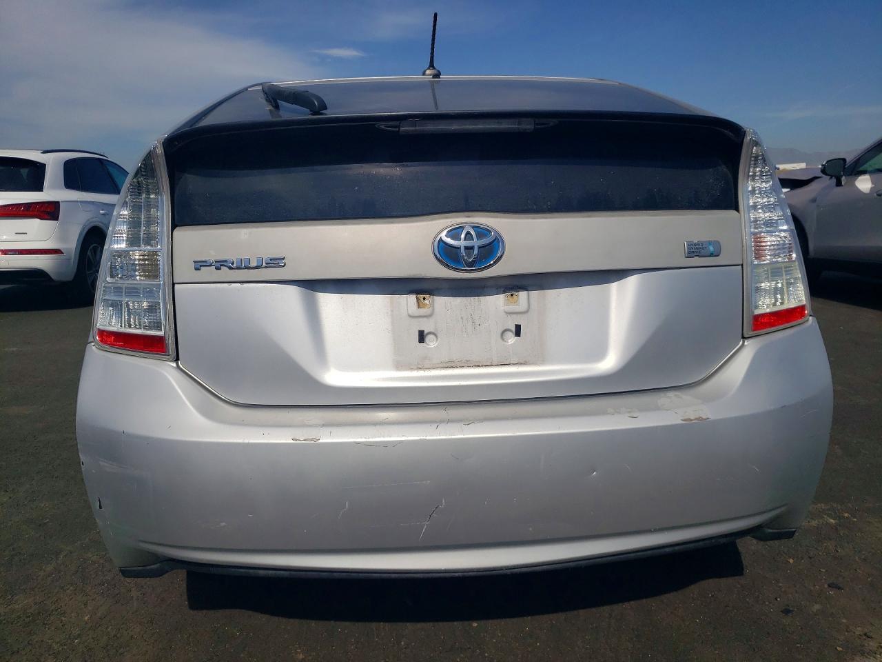 2010 TOYOTA PRIUS II photo 6