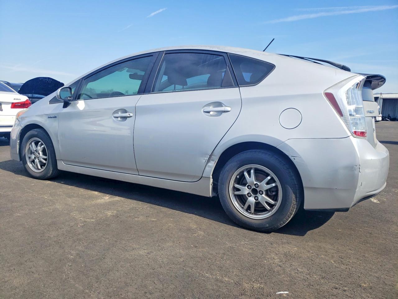2010 TOYOTA PRIUS II photo 2