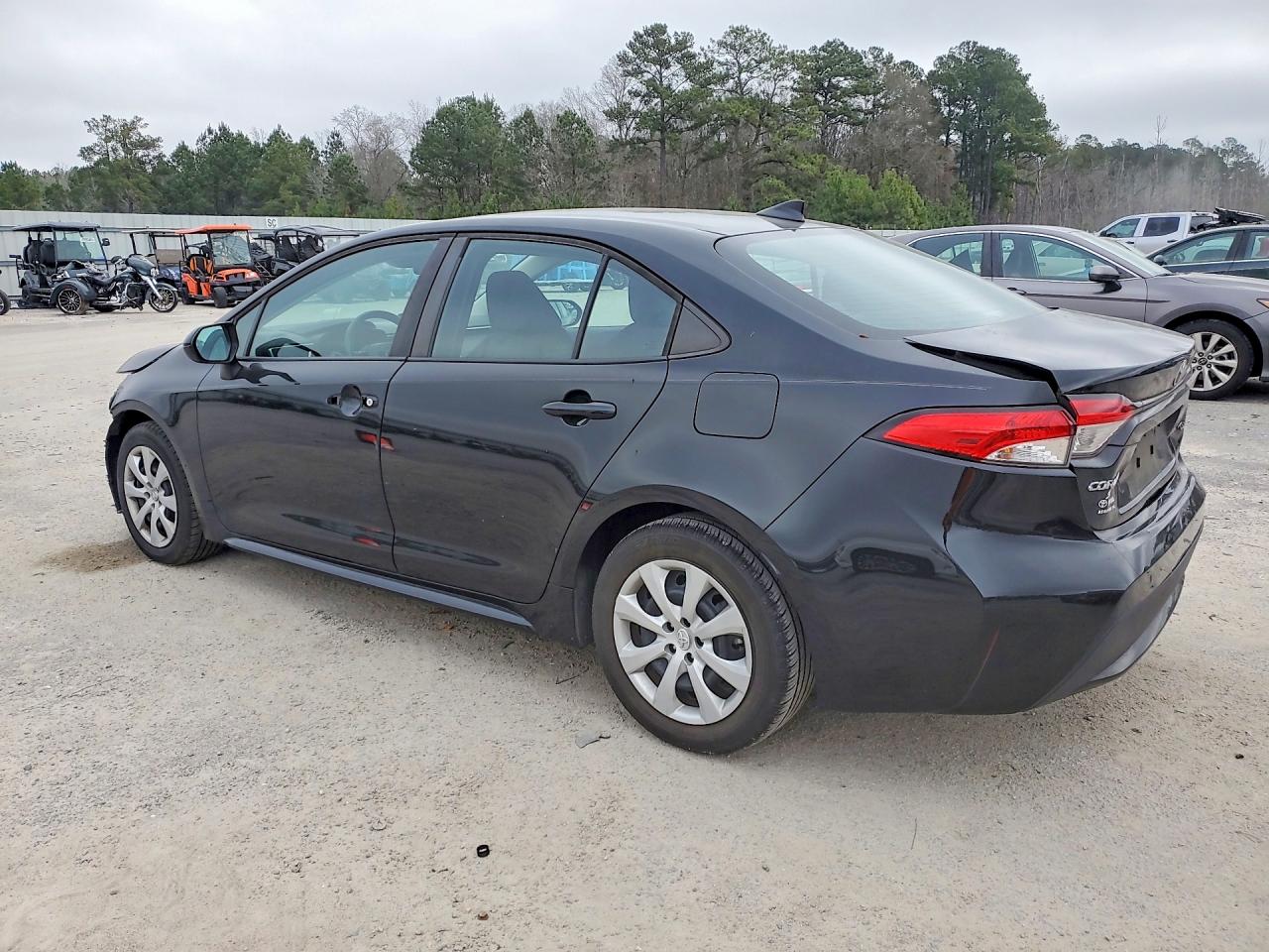 2022 TOYOTA COROLLA LE photo 2