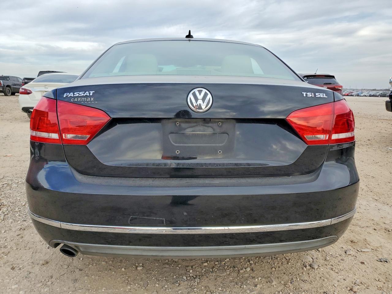 2014 VOLKSWAGEN PASSAT SEL photo 11