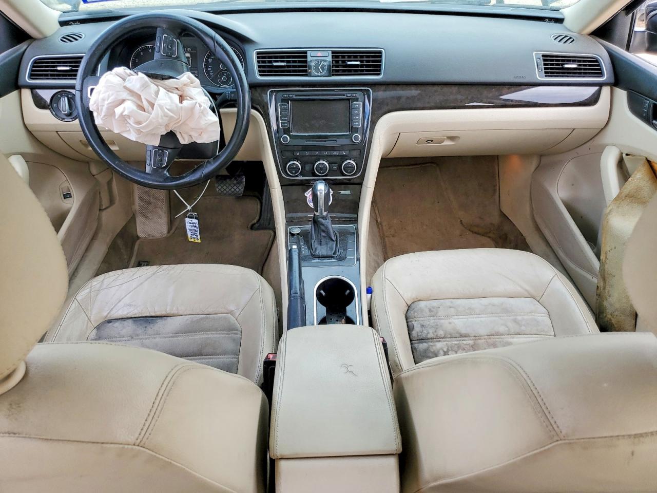 2014 VOLKSWAGEN PASSAT SEL photo 15