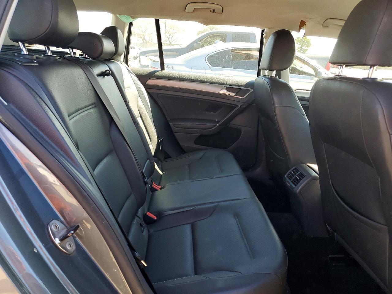 2015 VOLKSWAGEN GOLF SPORTWAGEN TDI S photo 19