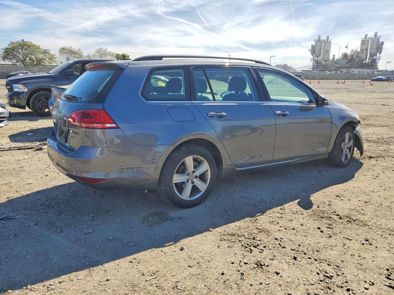 2015 VOLKSWAGEN GOLF SPORTWAGEN TDI S photo 5