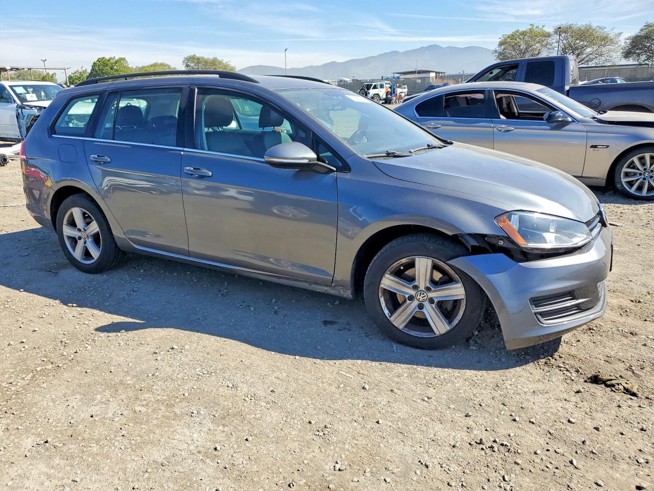 2015 VOLKSWAGEN GOLF SPORTWAGEN TDI S photo 7