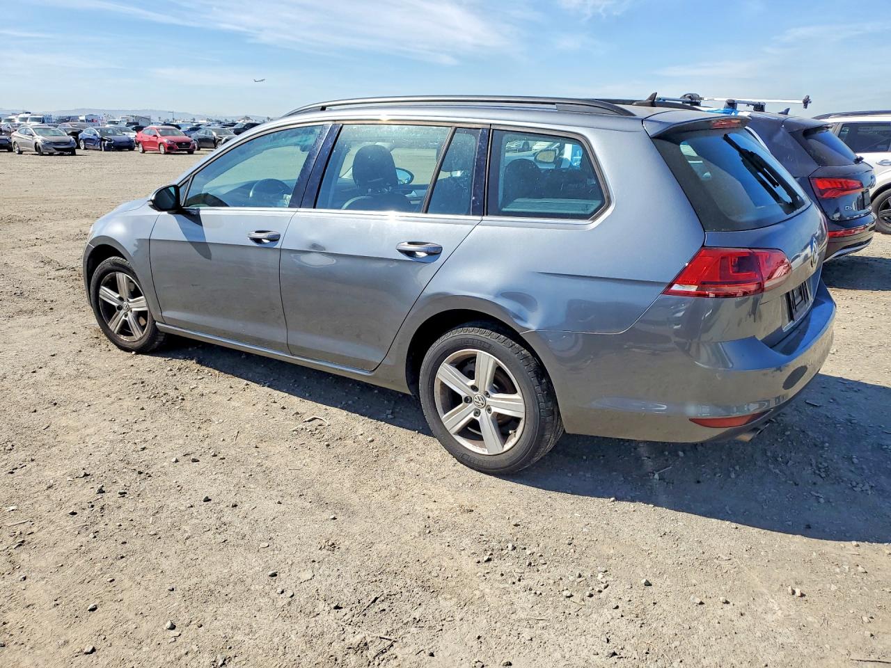 2015 VOLKSWAGEN GOLF SPORTWAGEN TDI S photo 3