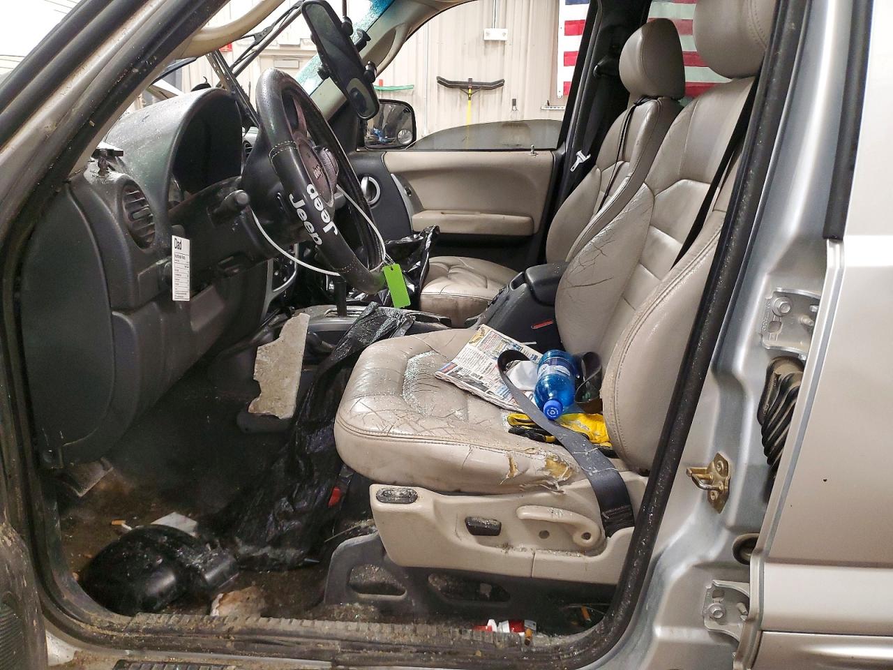 2004 JEEP LIBERTY LIMITED photo 7