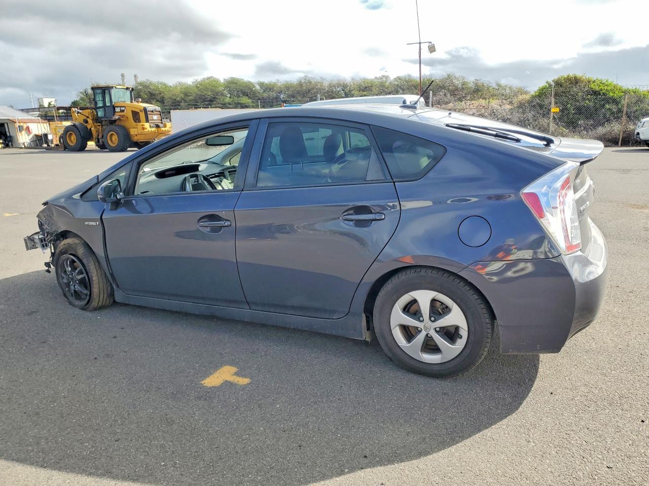 2013 TOYOTA PRIUS photo 4