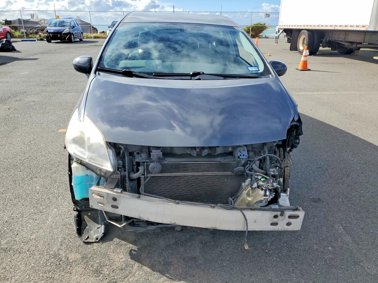 2013 TOYOTA PRIUS photo 13