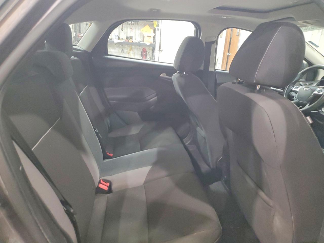 2014 FORD FOCUS SE photo 11