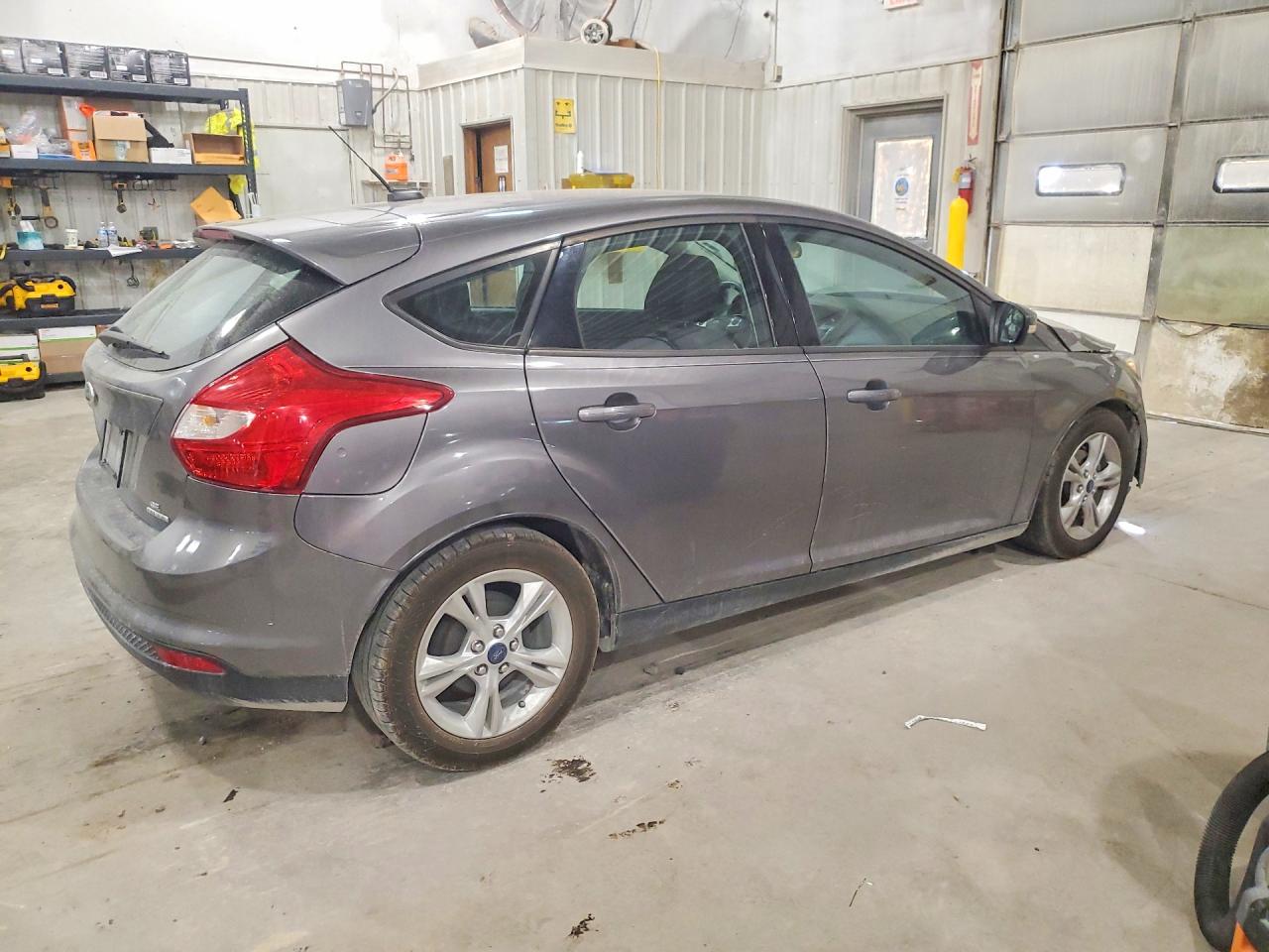 2014 FORD FOCUS SE photo 3