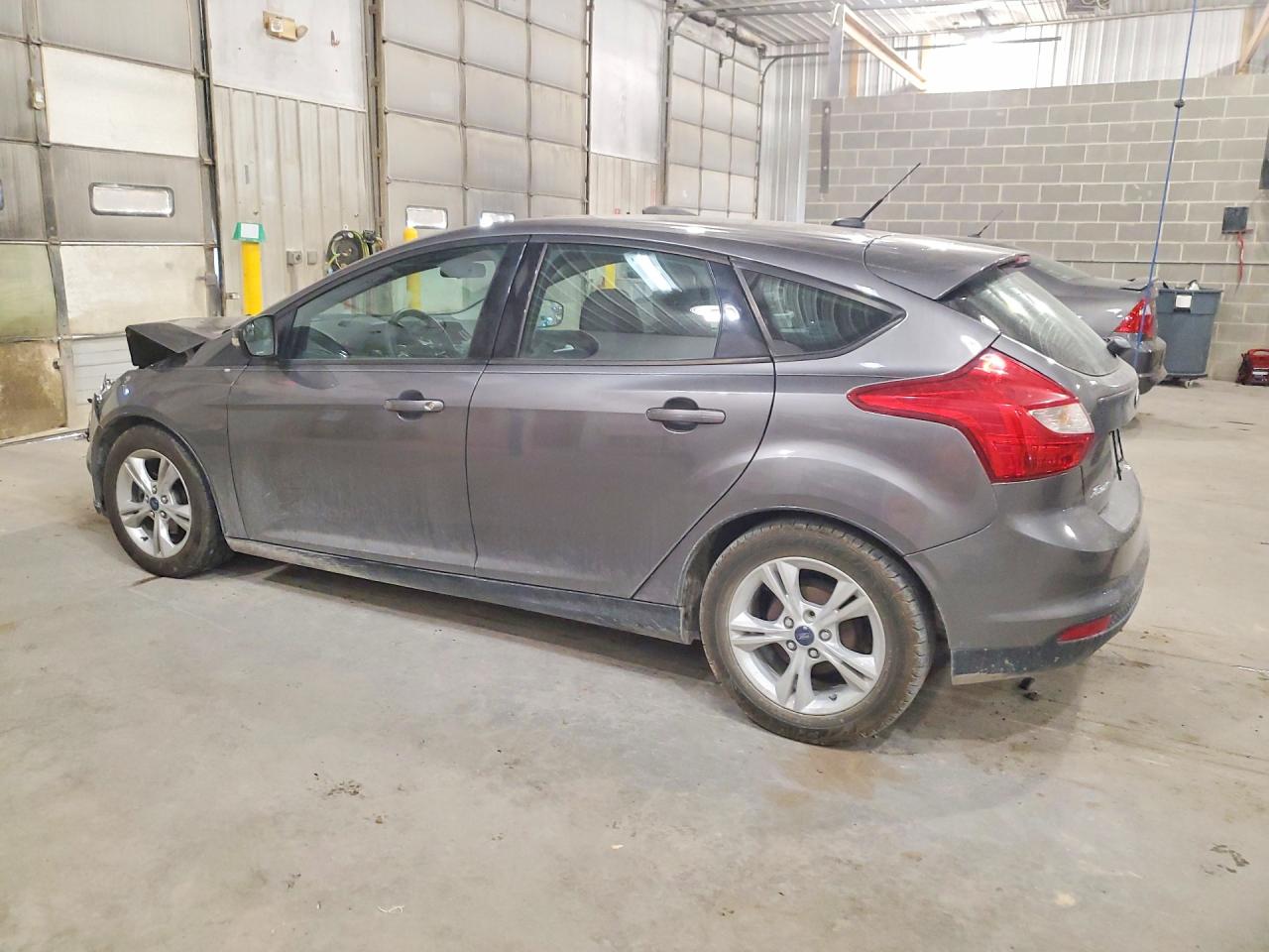2014 FORD FOCUS SE photo 2
