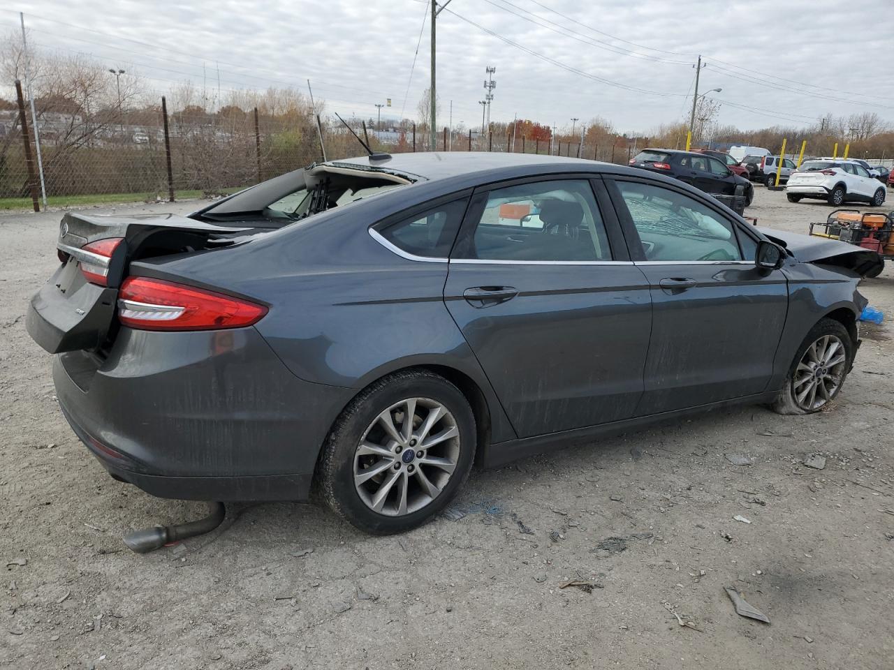 2017 FORD FUSION SE photo 5