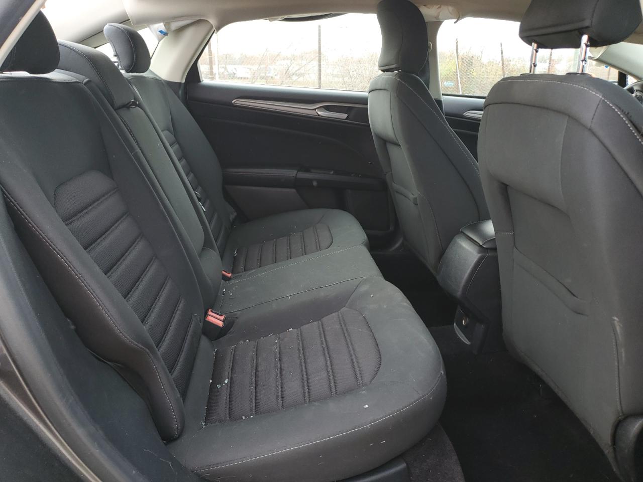 2017 FORD FUSION SE photo 19