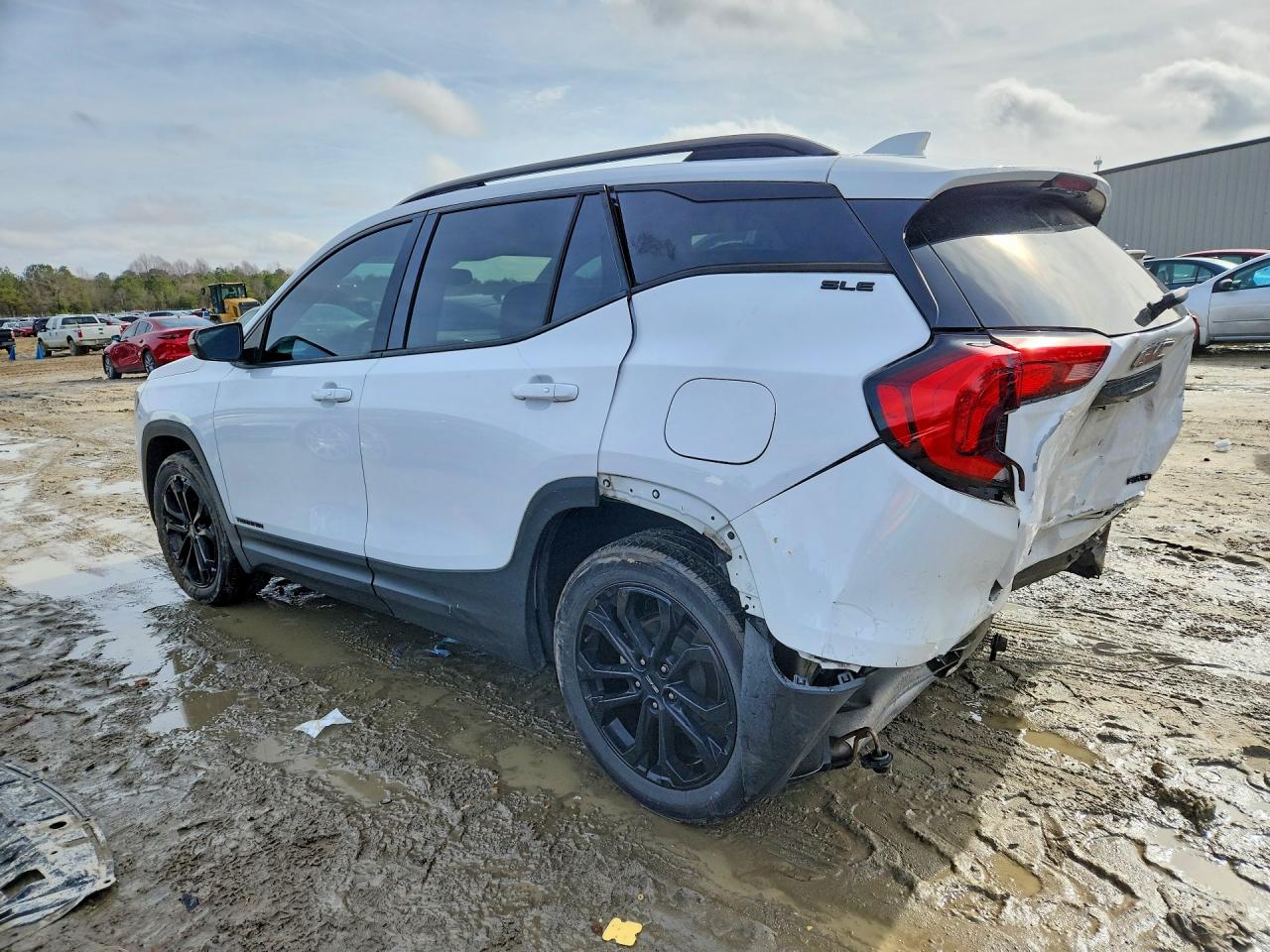 2020 GMC TERRAIN SLE photo 2