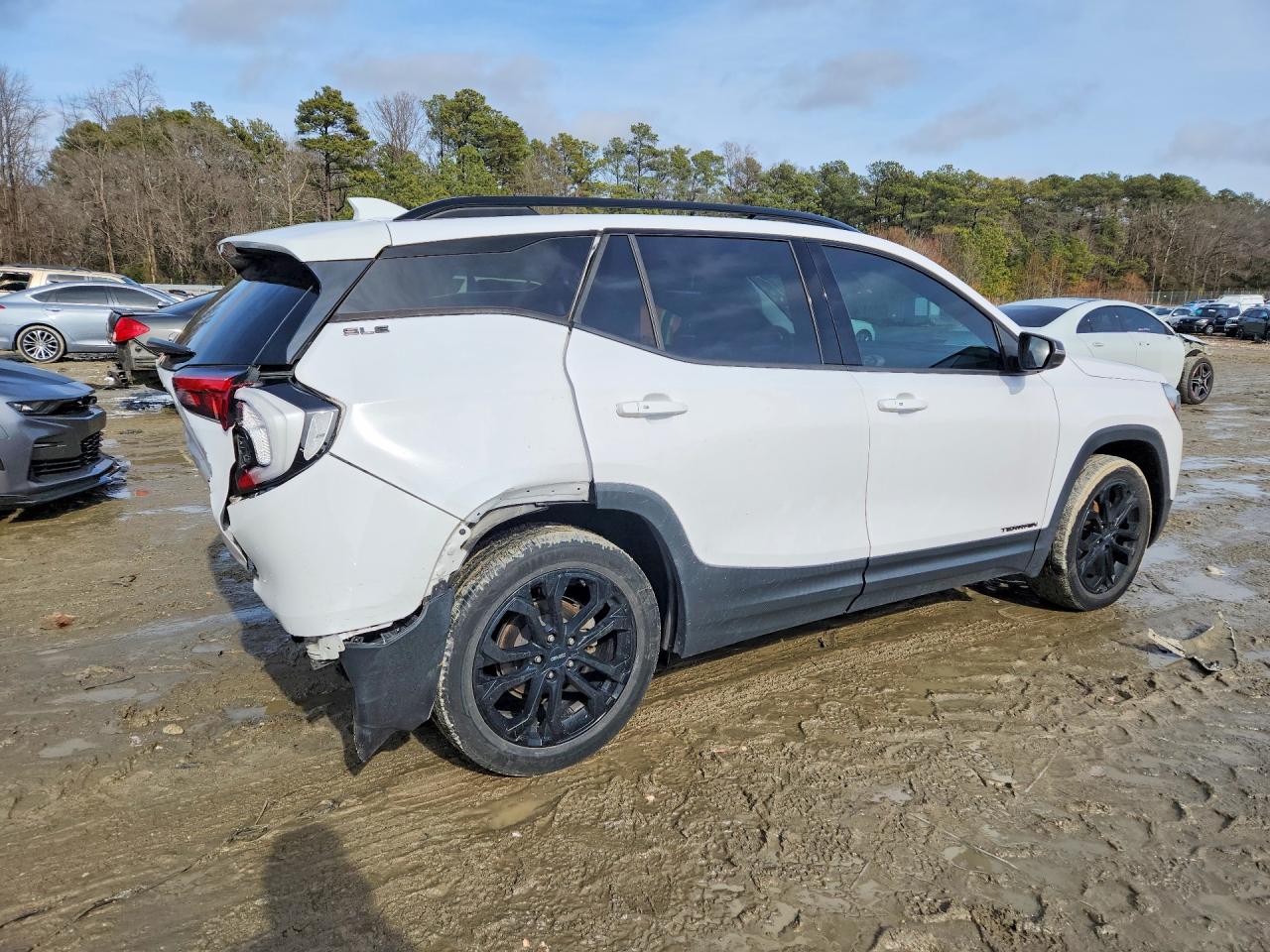 2020 GMC TERRAIN SLE photo 3