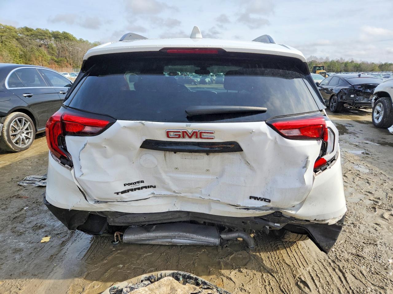 2020 GMC TERRAIN SLE photo 6