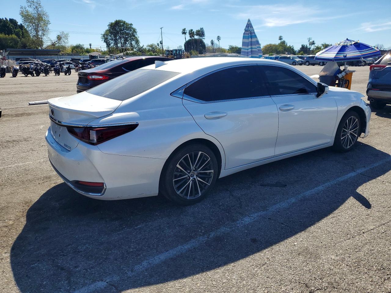 2025 LEXUS ES 300H BASE photo 3