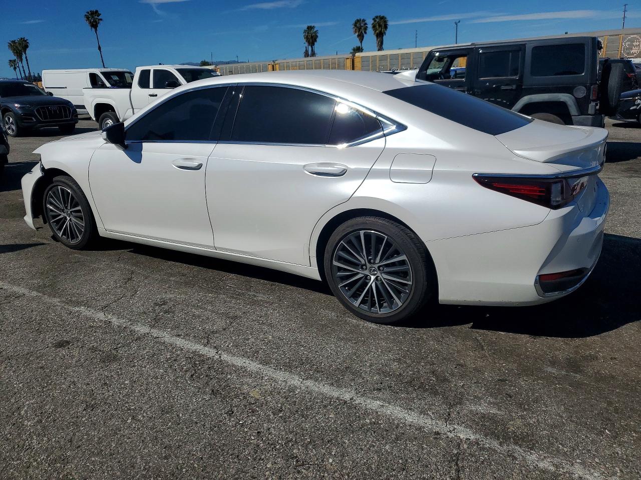 2025 LEXUS ES 300H BASE photo 2