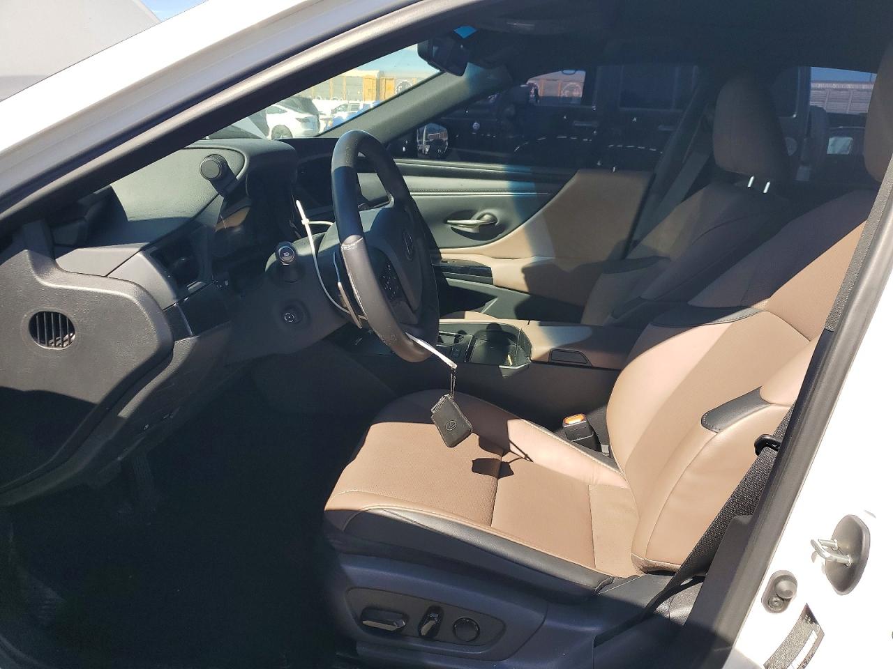 2025 LEXUS ES 300H BASE photo 7