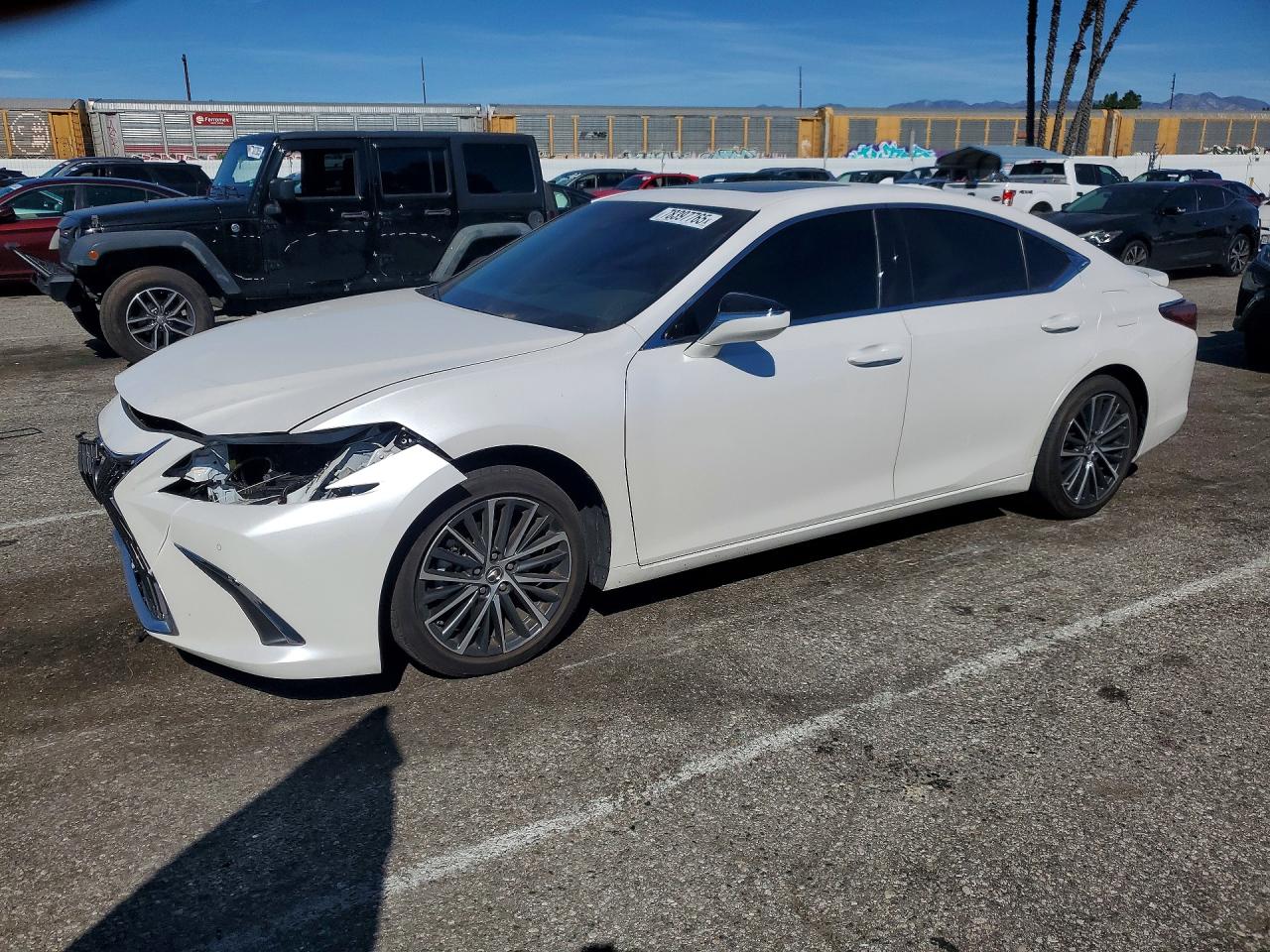 2025 LEXUS ES