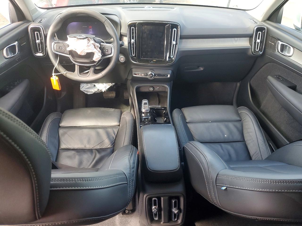 2023 VOLVO XC40 ULTIMATE photo 8