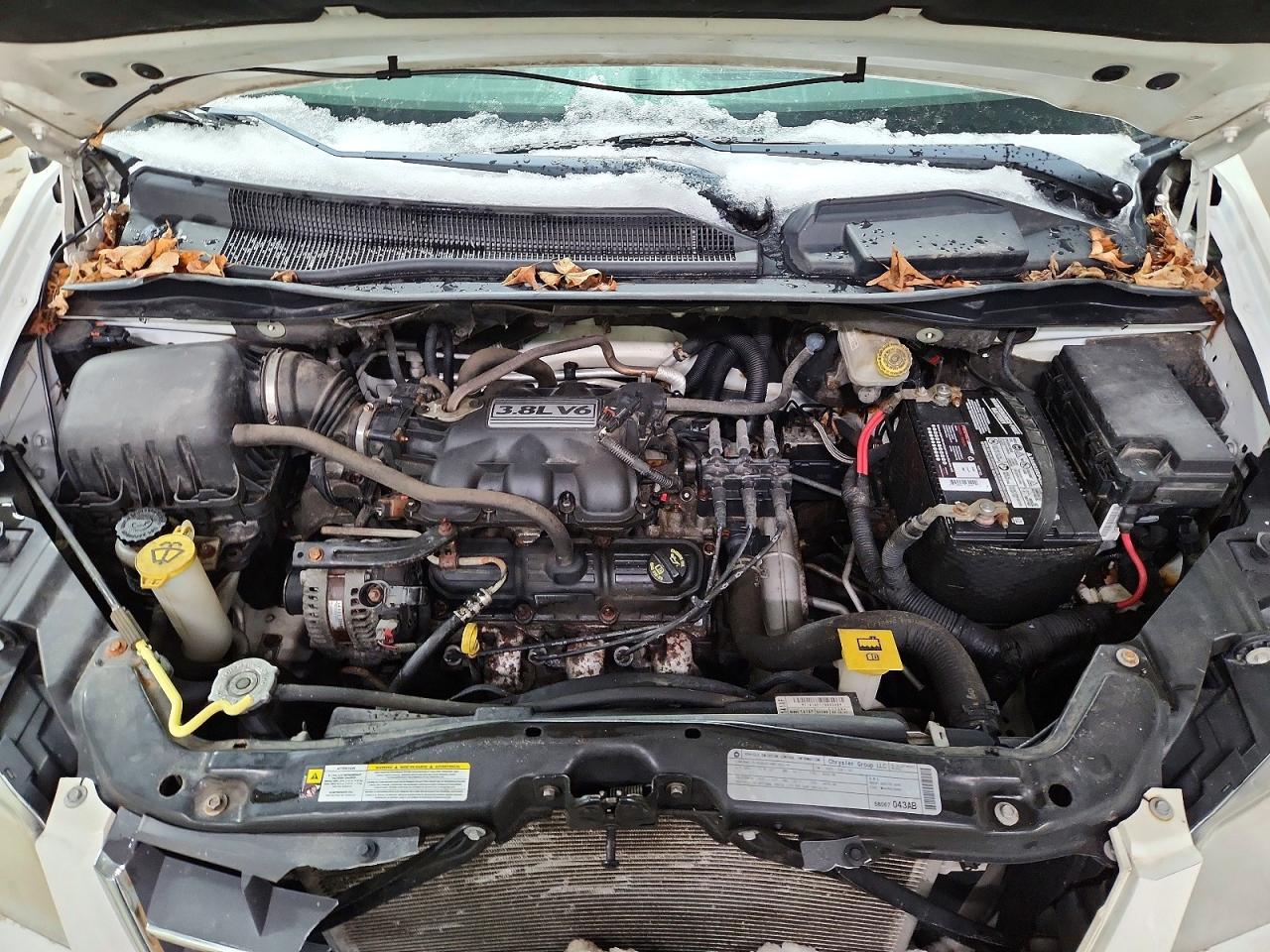 2010 CHRYSLER TOWN & COUNTRY TOURING photo 23