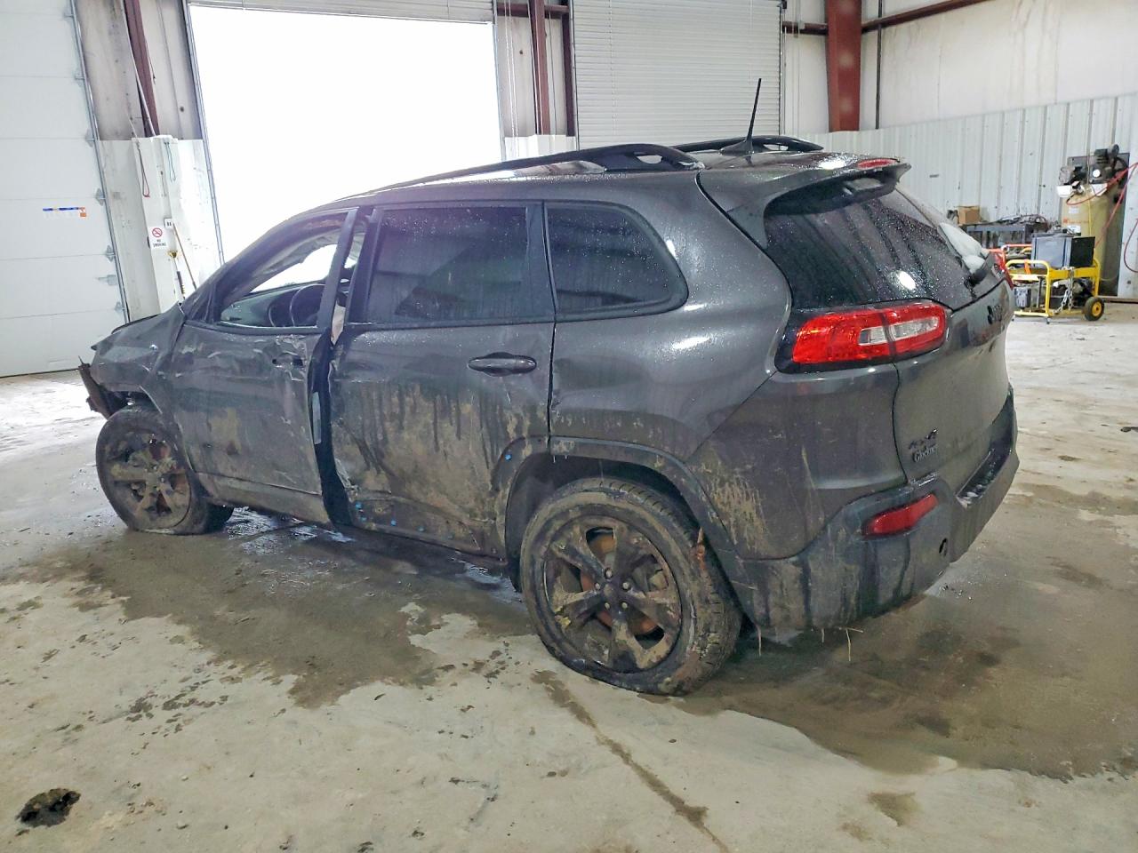 2018 JEEP CHEROKEE LATITUDE photo 2