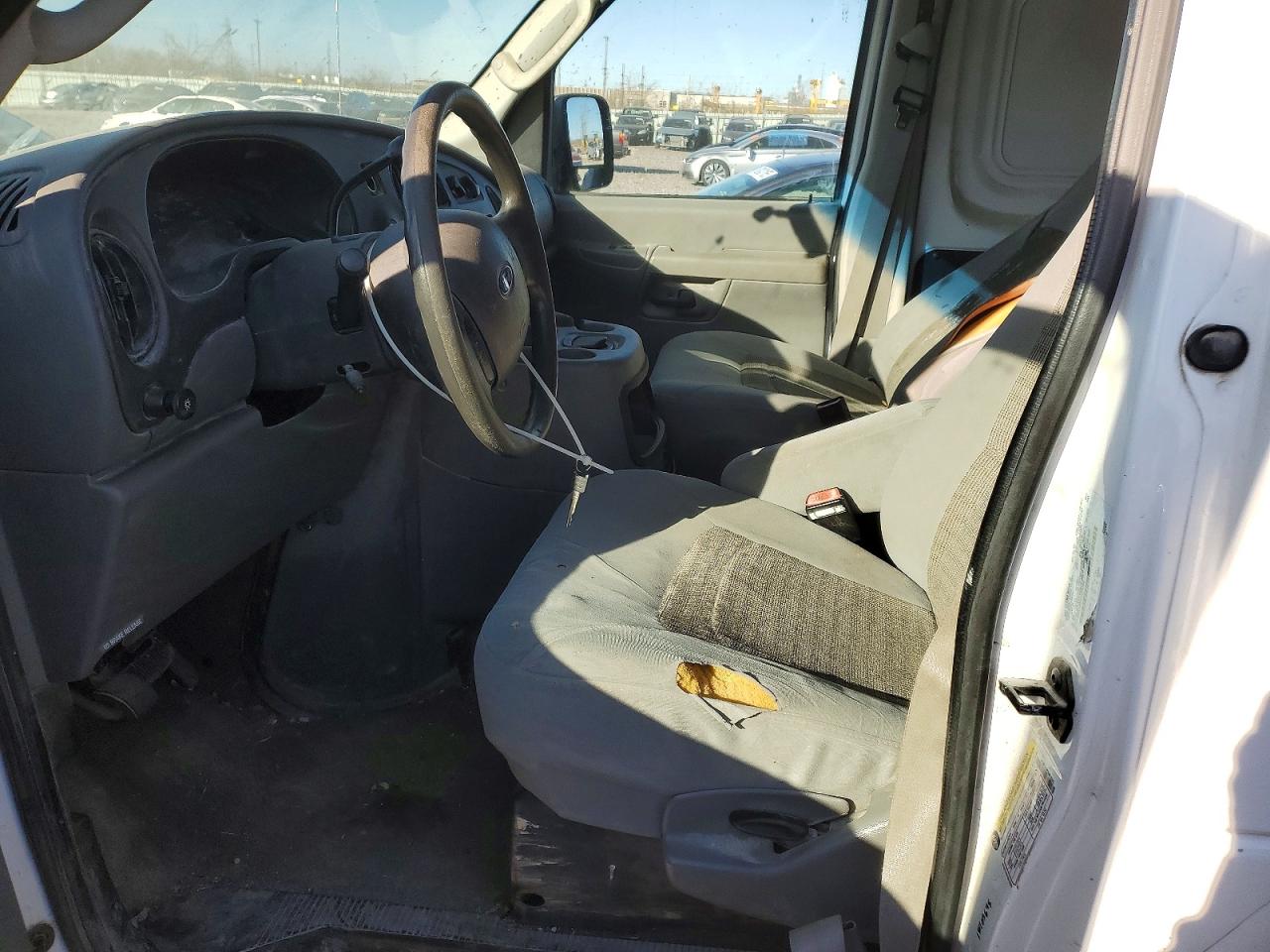 2005 FORD E250 DELIVERY VAN photo 7