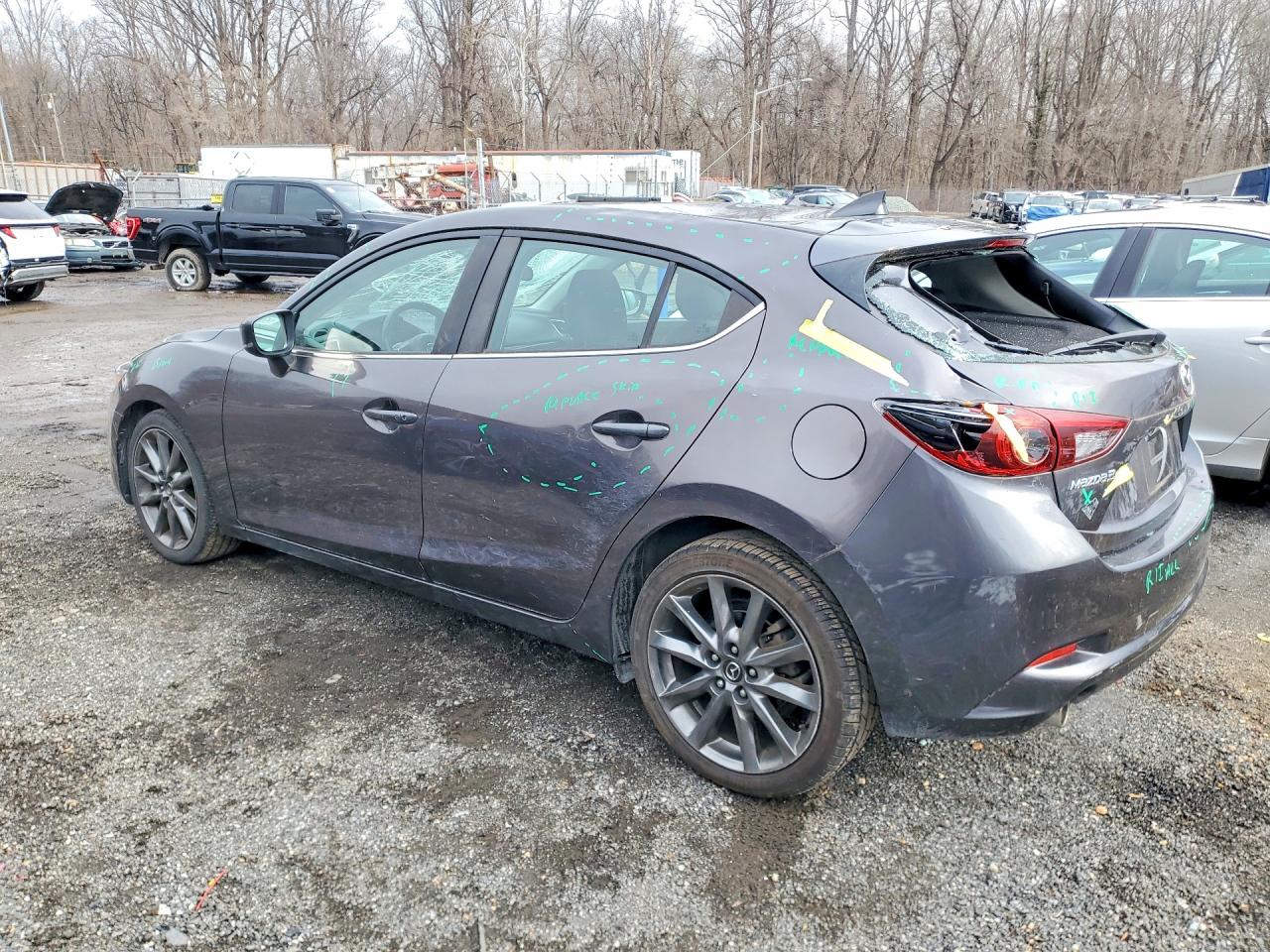 2018 MAZDA 3 GRAND TOURING photo 2