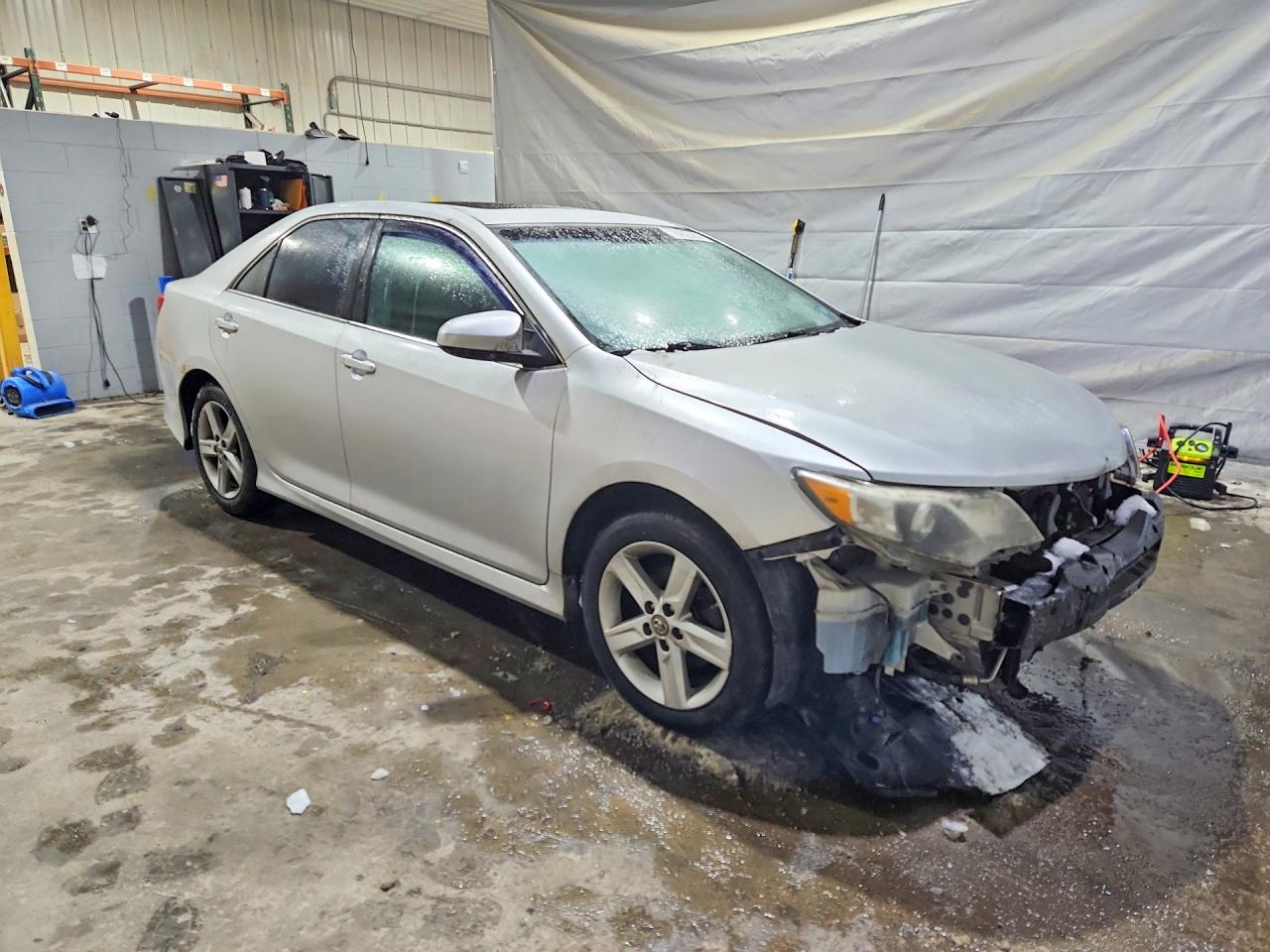 2012 TOYOTA CAMRY SE photo 7
