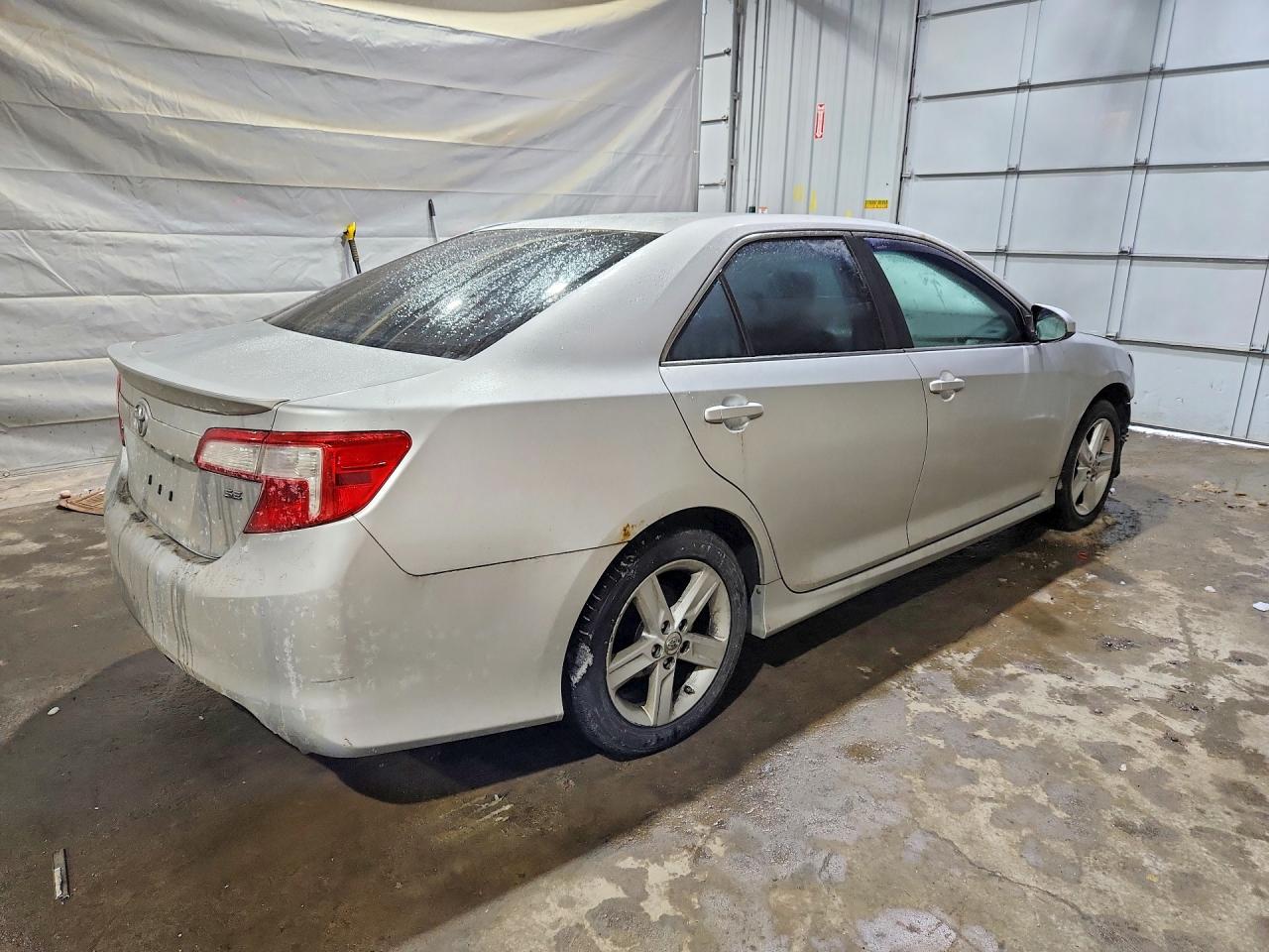 2012 TOYOTA CAMRY SE photo 5