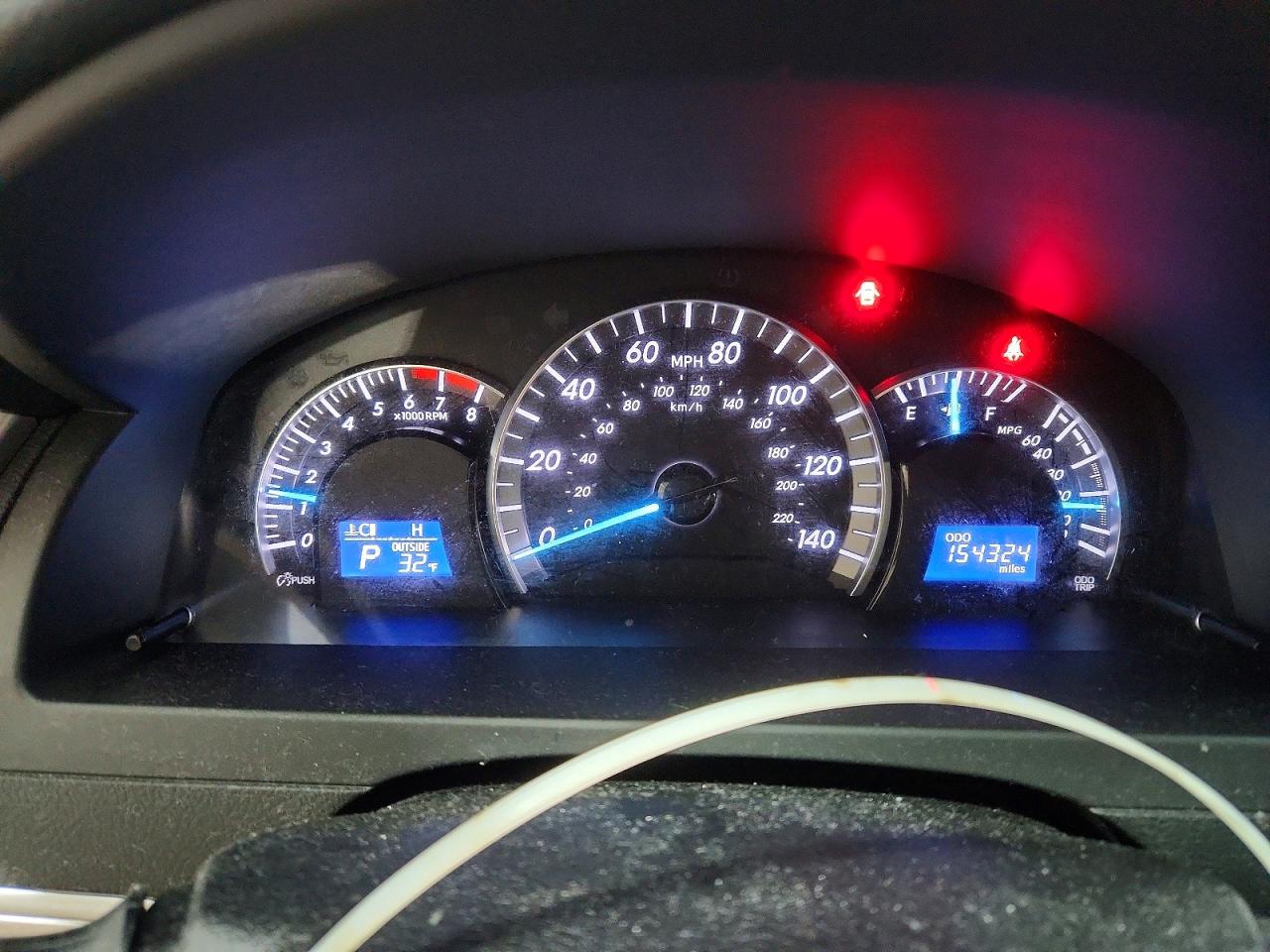 2012 TOYOTA CAMRY SE photo 17