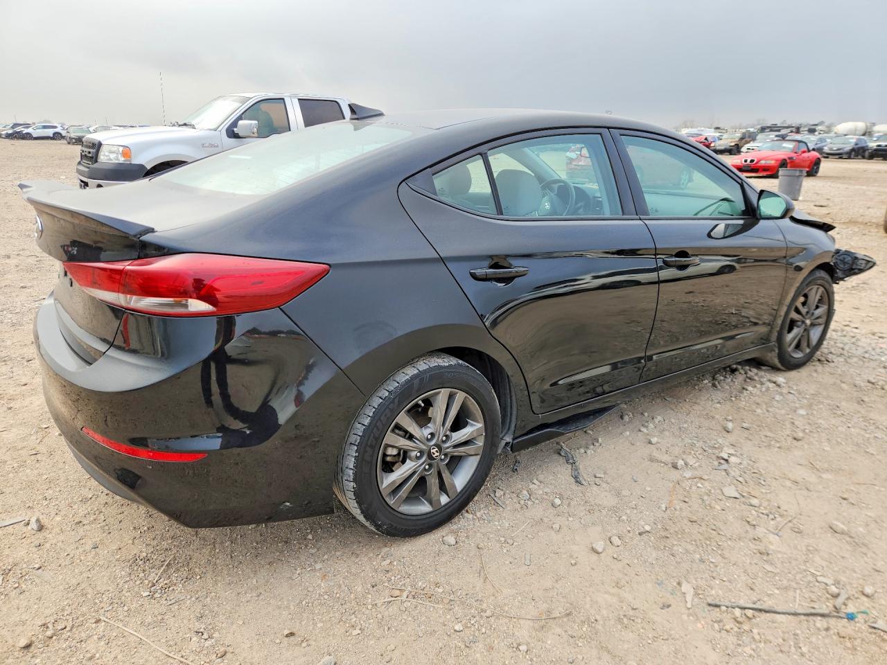 2018 HYUNDAI ELANTRA photo 3