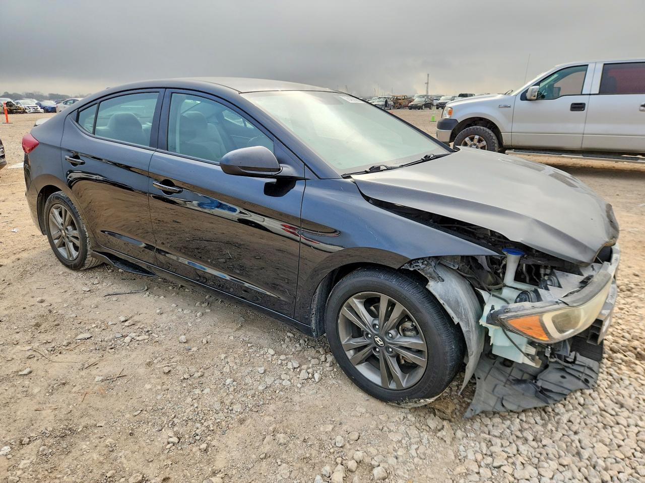 2018 HYUNDAI ELANTRA photo 4