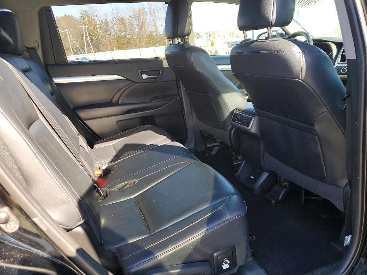 2019 TOYOTA HIGHLANDER XLE photo 11