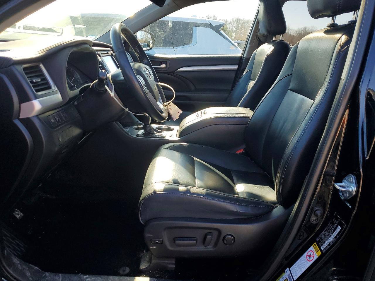 2019 TOYOTA HIGHLANDER XLE photo 7