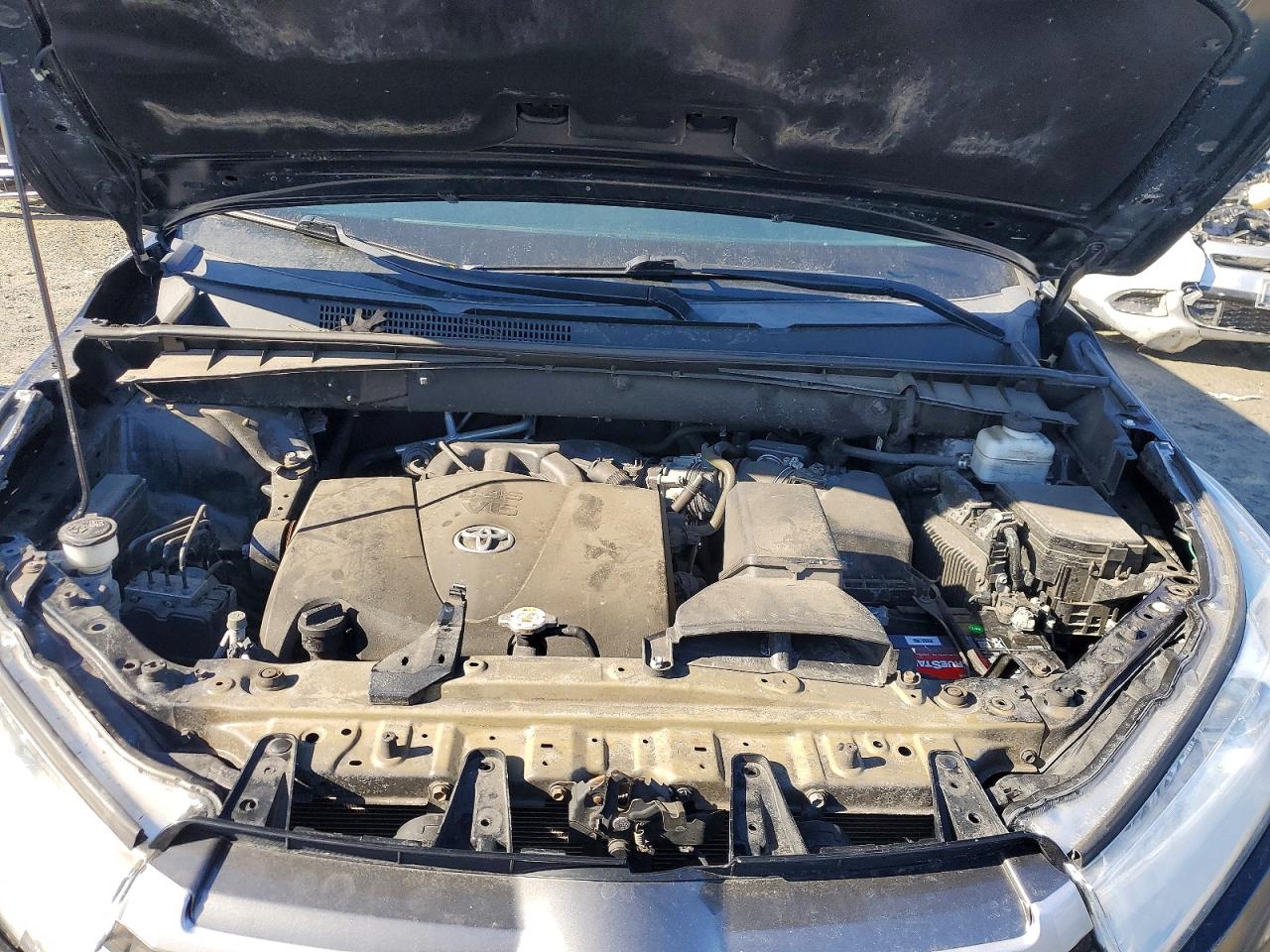 2019 TOYOTA HIGHLANDER XLE photo 12