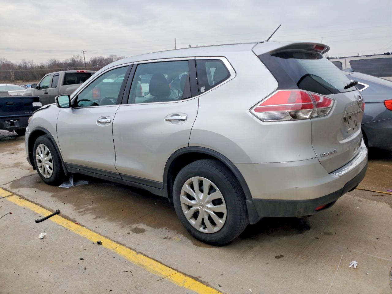 2014 NISSAN ROGUE S photo 2