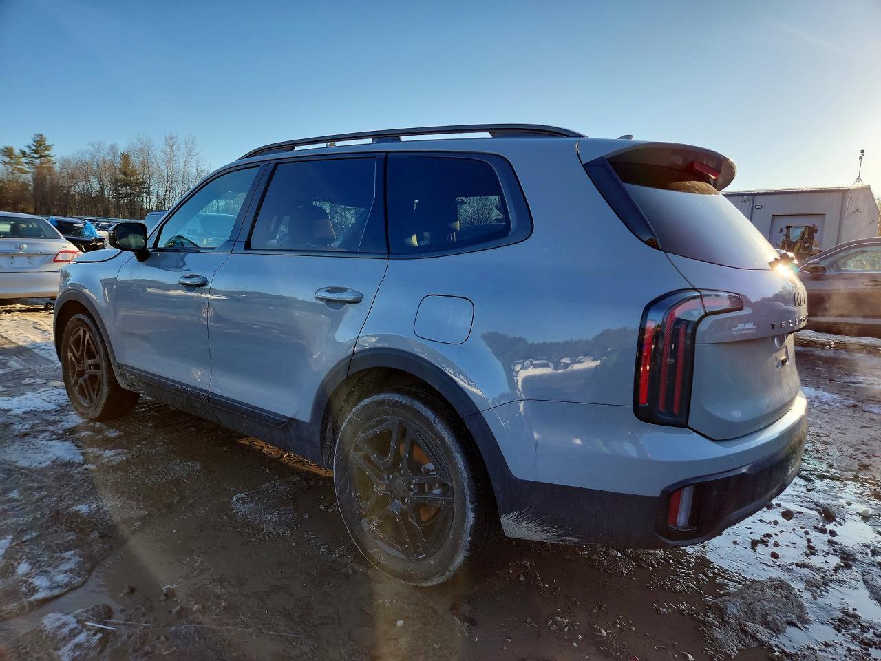 2025 KIA TELLURIDE SX photo 2