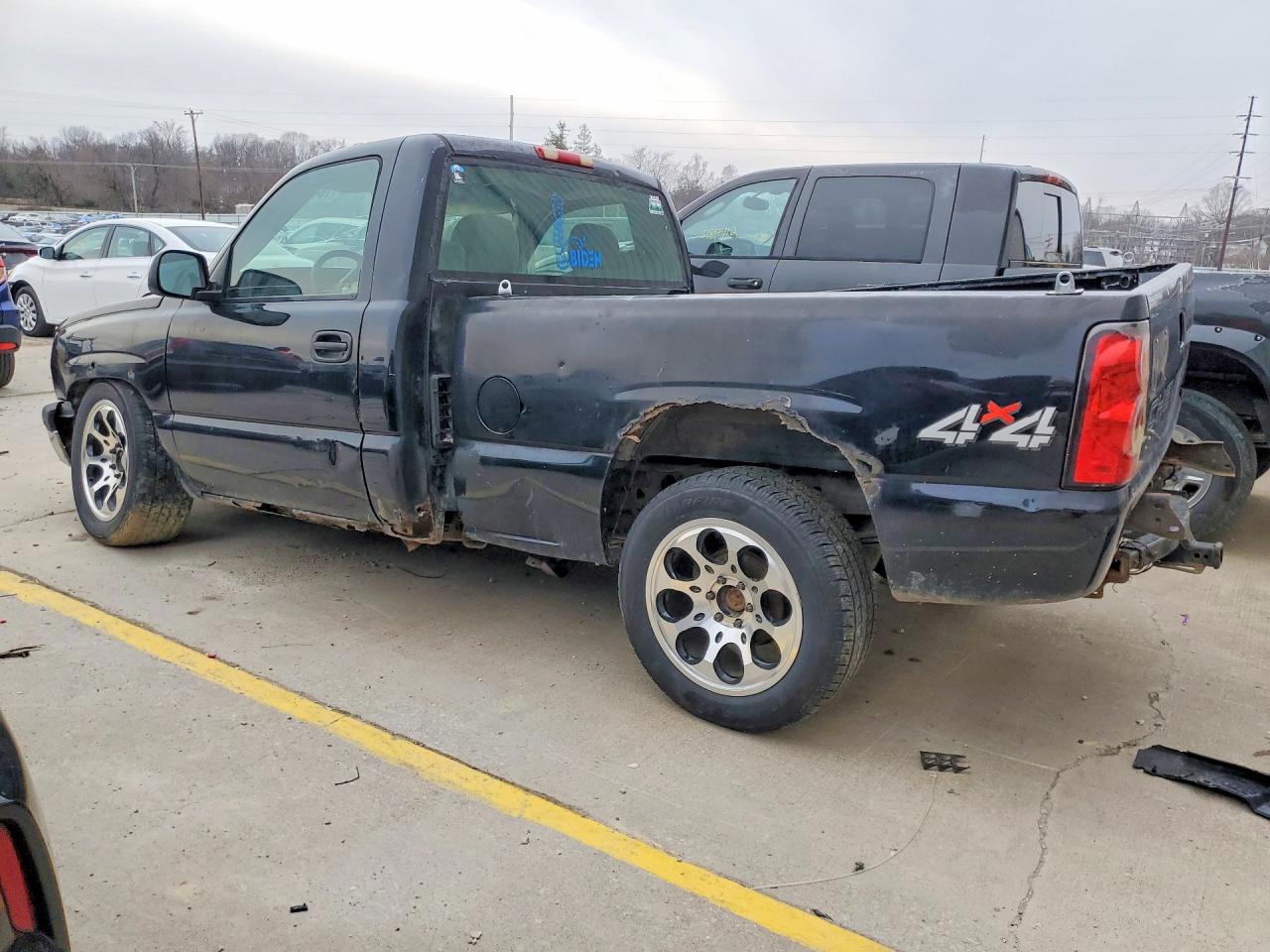 2006 CHEVROLET SILVERADO K1500 photo 2