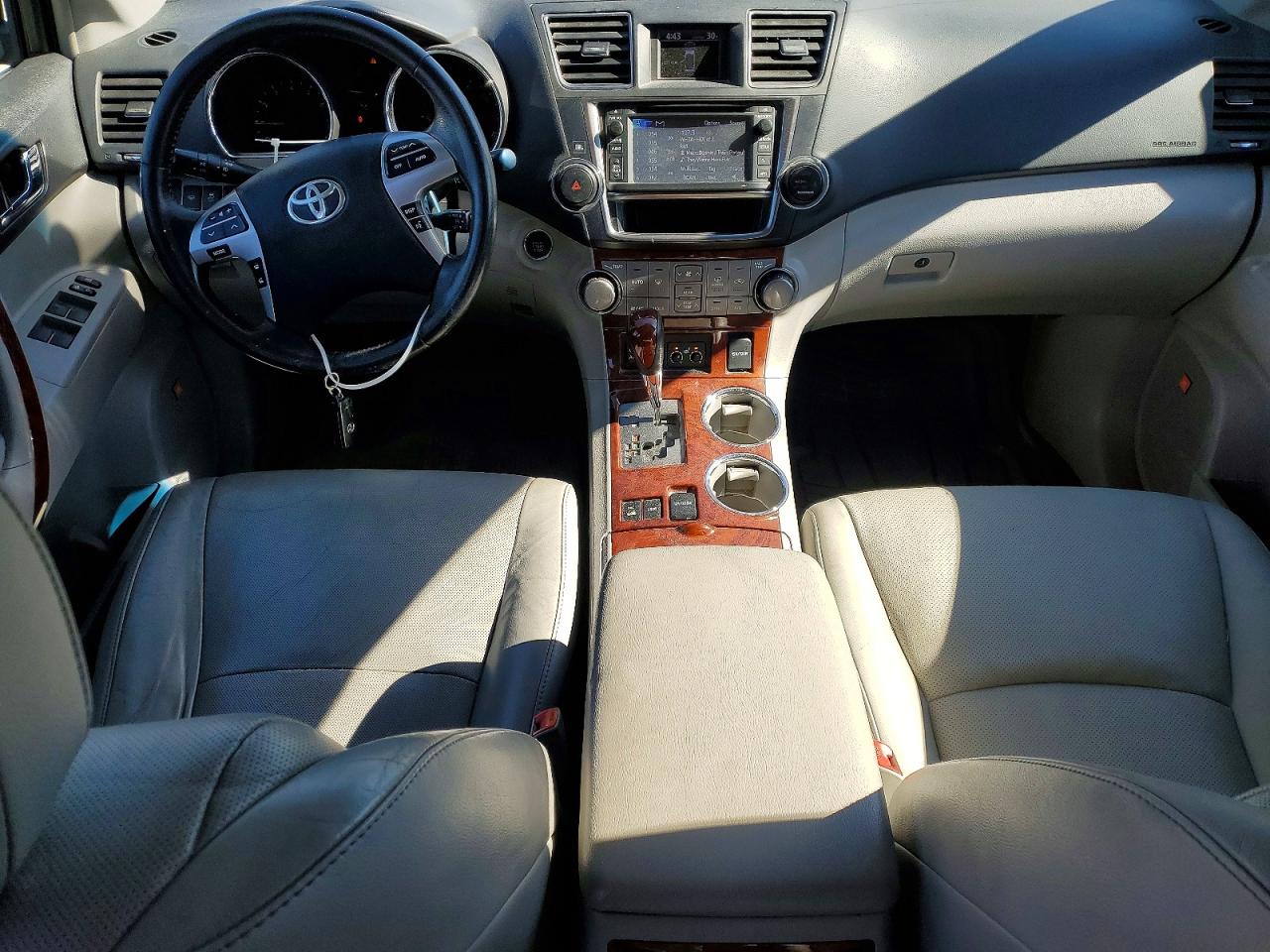 2013 TOYOTA HIGHLANDER LIMITED photo 8