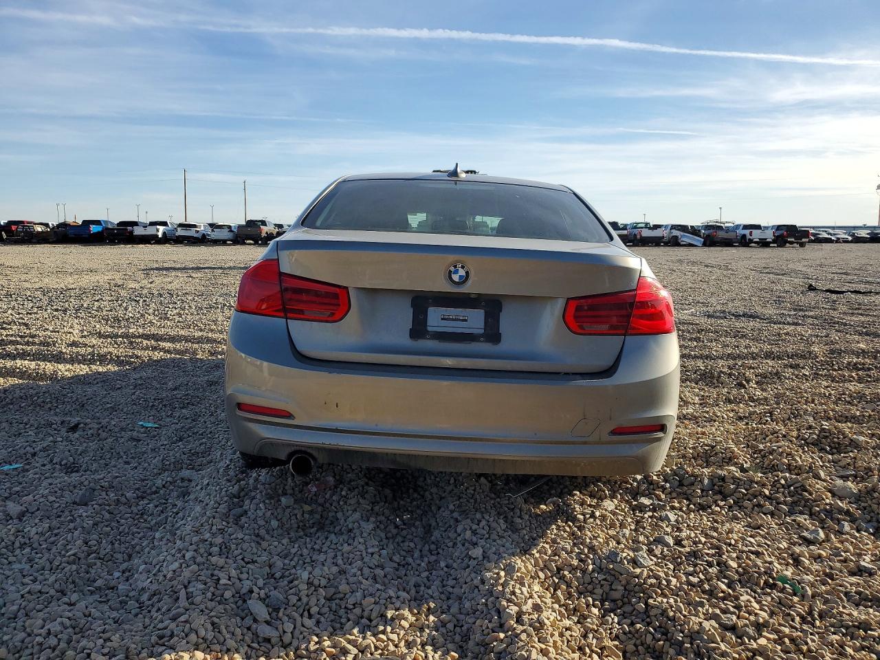 2018 BMW 320 I photo 16